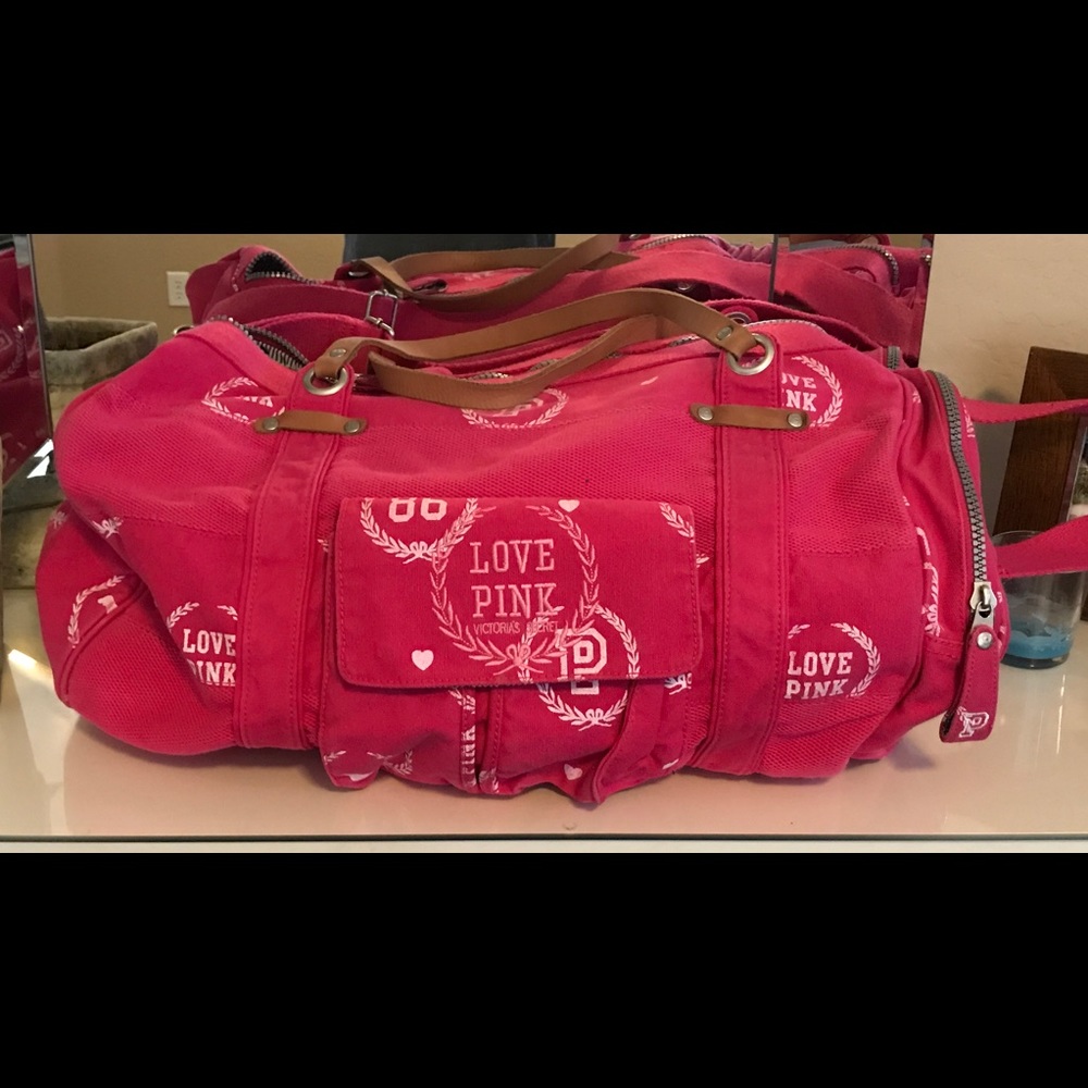 Pink duffle bag - Picture 2 of 4